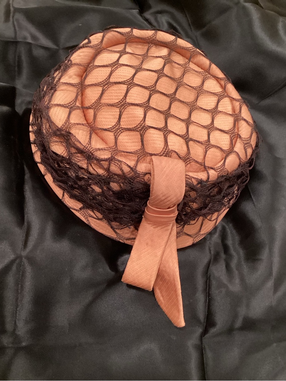 VTG Fascinator or pillbox hat. Beautifully crafted hats from the 1950s